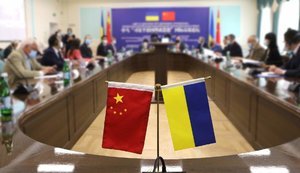 Для еще более успешного развития китайско-украинских отношений имеются все предпосылки, - посол Сяньжун