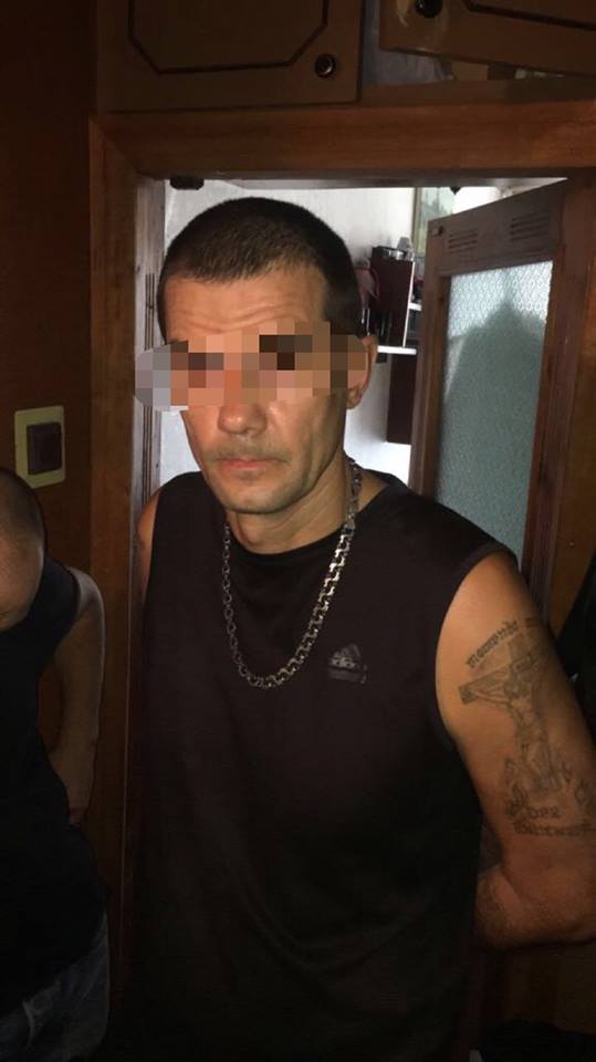 Правоохоронці провели обшуки у членів ОЗУ Біле братство, які збували наркотики по всій Україні, - Аброськін 09