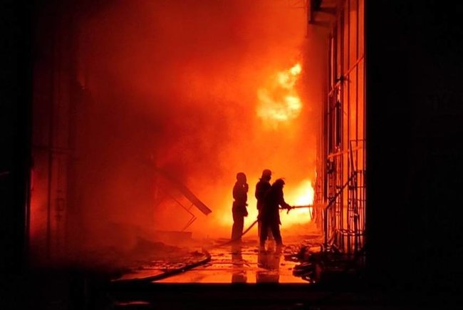 Пожежа знищила частину ринку Барбашово в Харкові 04