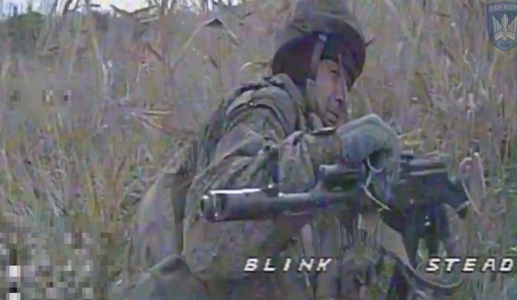 Дрон "ампутировал" оккупанту ноги по самый зад. ВИДЕО 18+