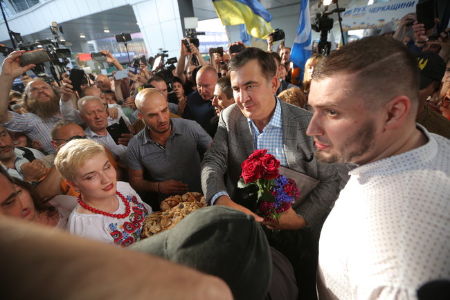 Саакашвили прилетел в Украину 07