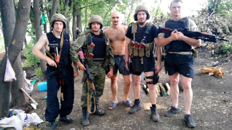 Панченко Олександр з бійцями на позиції