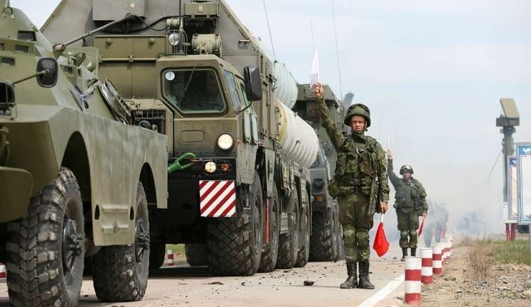 Через можливе вторгнення РФ спекулянти виводять валюту з України