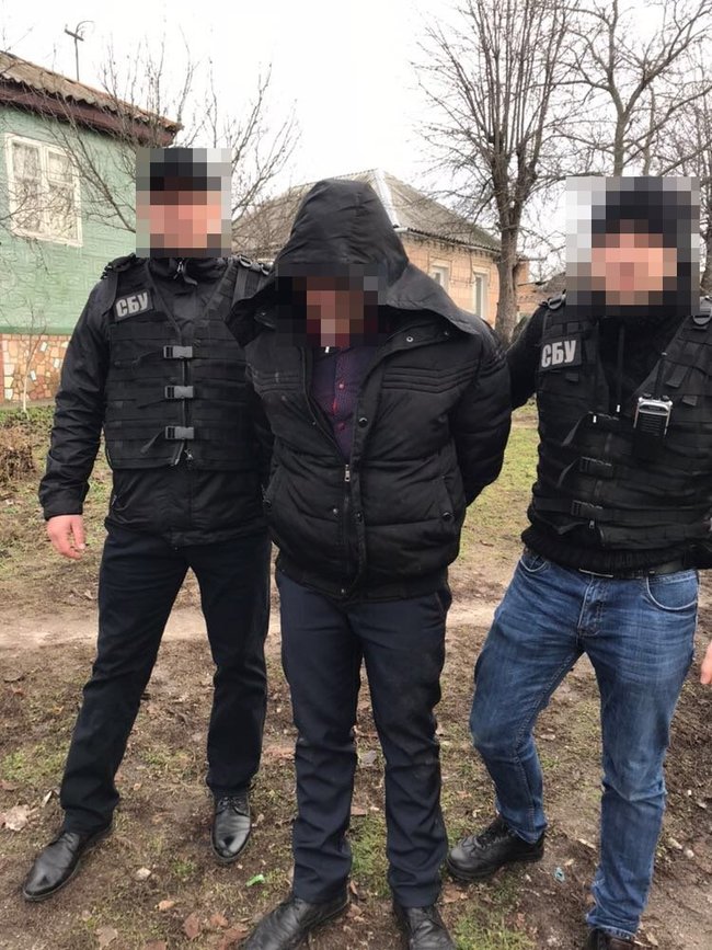 Співробітника поліції спіймали на 10 тис. грн хабара на Кіровоградщині 01