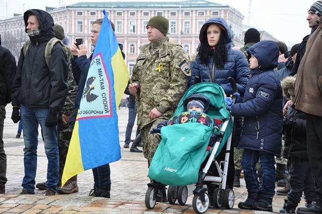 У Києві відбувся марш памяті захисників Дебальцівського плацдарму 13 У Києві відбувся марш памяті захисників Дебальцівського плацдарму 13