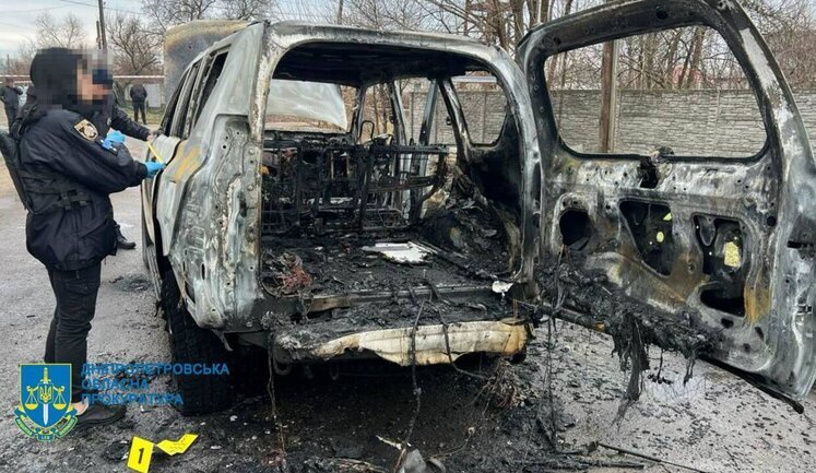 In Nikopol, car of deputy mayor was shot in morning, man died. VIDEO&PHOTOS
