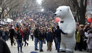 "Юморина" в Одессе: карнавальное шествие, фестиваль еды, "Еврослушание", выступления клоунов и мимов. ВИДЕО