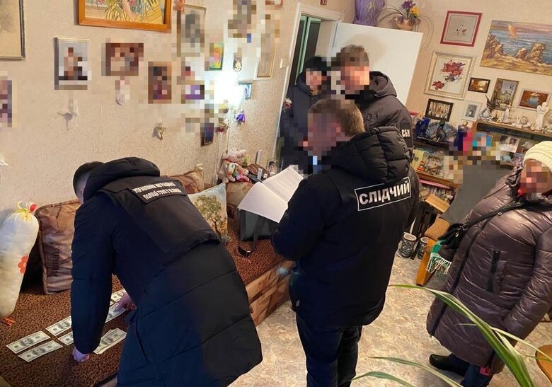 Врачи из 5 медучреждений и ВВК штамповали в Киеве мужчинам диагнозы для выезда за границу 09