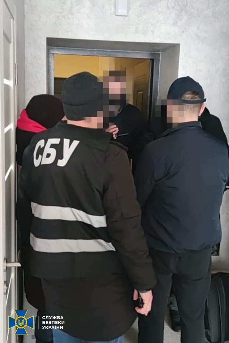 Собирал подписи за импичмент президента и продвигал идею о пребывании Украины под внешним управлением: СБУ разоблачила пророссийского агитатора 03