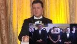 "Зеленский поздравляет Зеленского", - у президента опубликовали запись поздравления дипломатов, где глава государства произносит речь и в то же время находится в зале как зритель. ВИДЕО