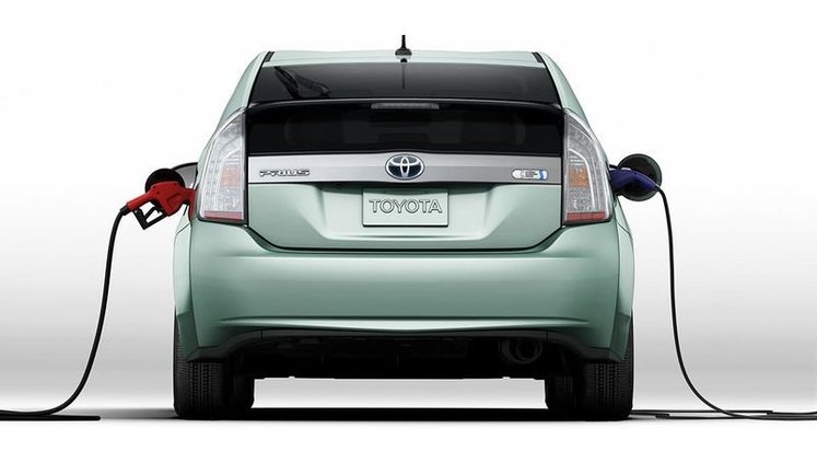 Попит на гібридні авто в Україні зріс на 40%: які моделі обирали найчастіше?