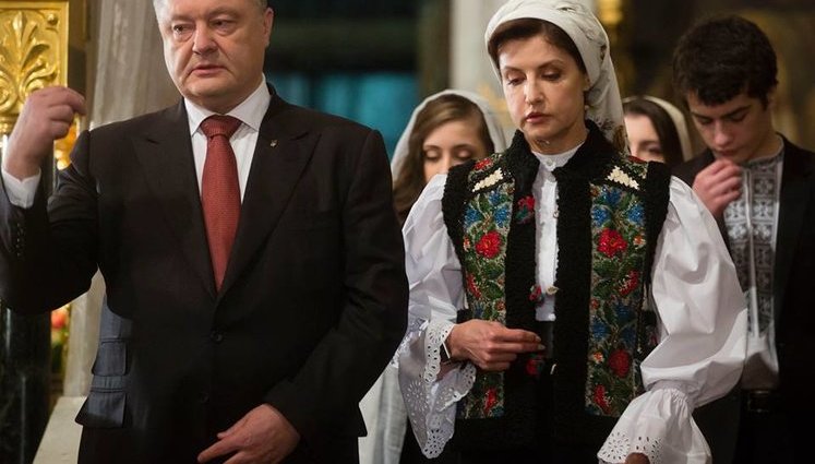 Порошенко подписал закон о расширении источников финансирования фонда своей жены