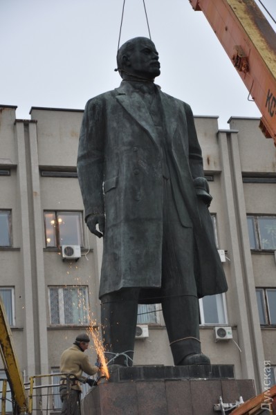 ленин памятник демонтаж