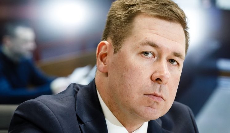 Проти Порошенка одночасно запроваджені санкції Путіним і Зеленським, - адвокат Новіков