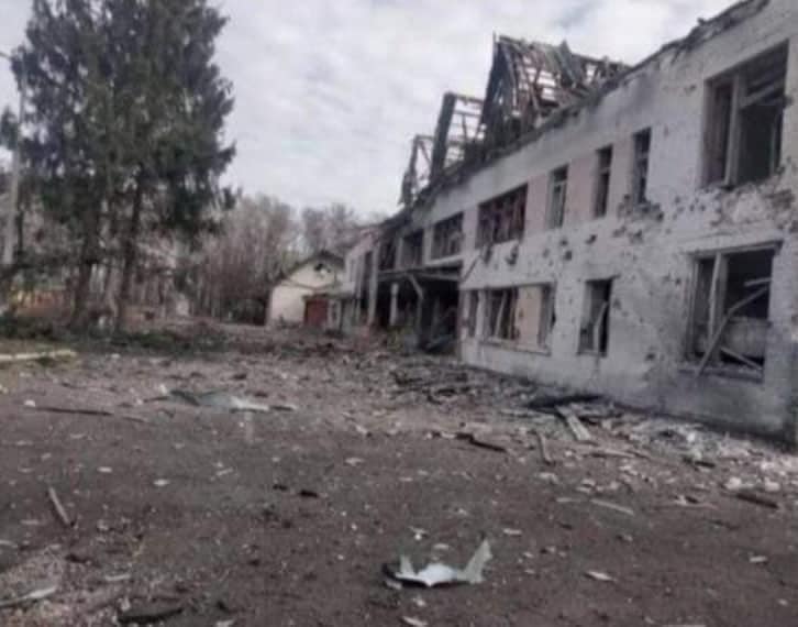 Місто, яке мужньо стримує натиск ворога, - наслідки ворожих обстрілів Чернігова 13