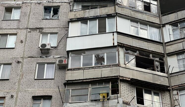 Доба на Херсонщини: поранені вісім людей, серед постраждалих - троє рятувальників. ФОТОрепортаж