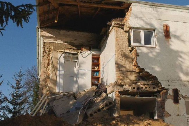 Стіна психоневрологічного інтернату впала на Волині 04
