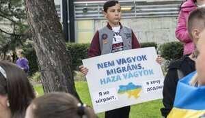 В Будапеште впервые состоялся многолюдный митинг за Украину, рядом с пророссийским. ФОТО