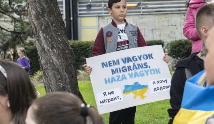 В Будапеште впервые состоялся многолюдный митинг за Украину, рядом с пророссийским. ФОТО