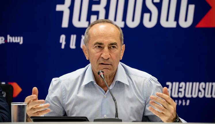 Експрезидента Вірменії Кочаряна та його сина затримали у справі про корупцію