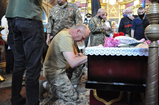 С умершим ветераном ОУН-УПА и дивизии Галичина Орестом Васкулом простились в Киеве 32