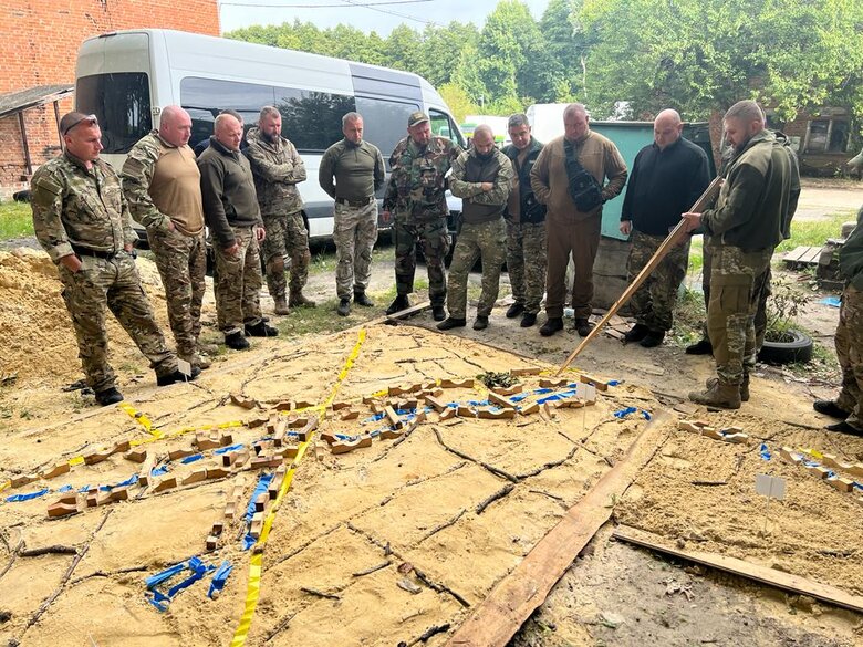 Командир батальйону Захід Сергій Козак: Наші поліцейські заглиблювались у тил до противника на 8-10 кілометрів, виконували диверсійні завдання 06