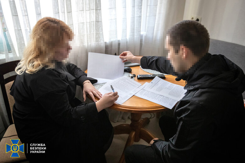 Чиновницю, яка готувала виступи Азарова для росТБ, затримали у Києві: СБУ повідомила експрем’єру-втікачу про нову підозру 01