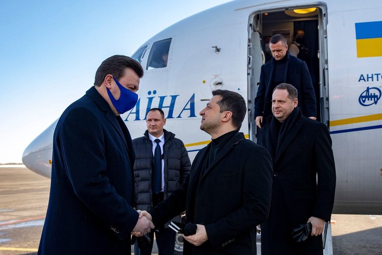 Зеленский прибыл с рабочей поездкой в Запорожье 01 Зеленский прибыл с рабочей поездкой в Запорожье 01