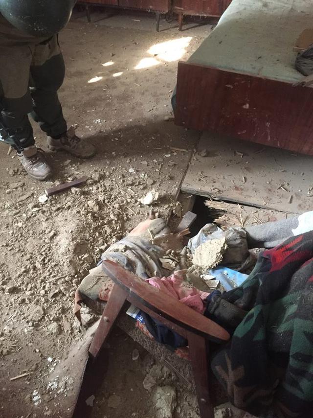 Черговий обстріл бойовиками Авдіївки: мінометний снаряд влучив у житловий будинок, - Нацполіція 03