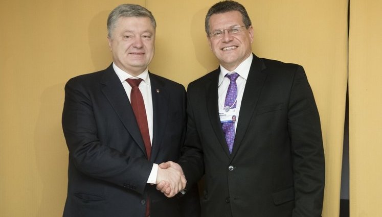 Порошенко у Давосі провів переговори з єврокомісаром із енергетики Шефчовичем. ФОТО