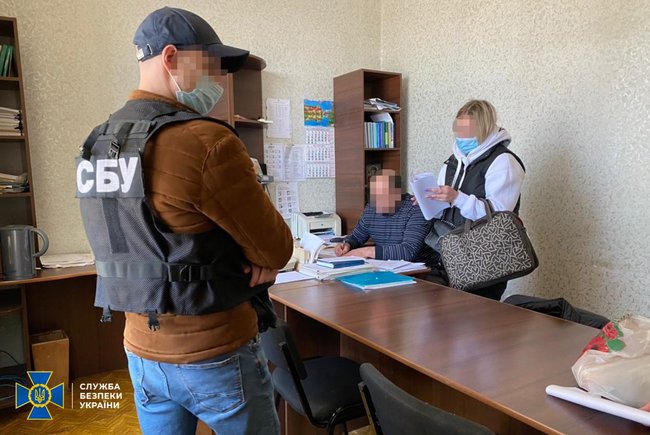Чиновники Укрзализныци на Харьковщине присваивали зарплату несуществующих работников, - СБУ 01