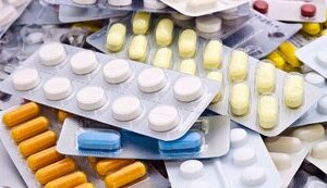 Як фармгіганти ліплять із себе рятівників, поки грабують пацієнтів
