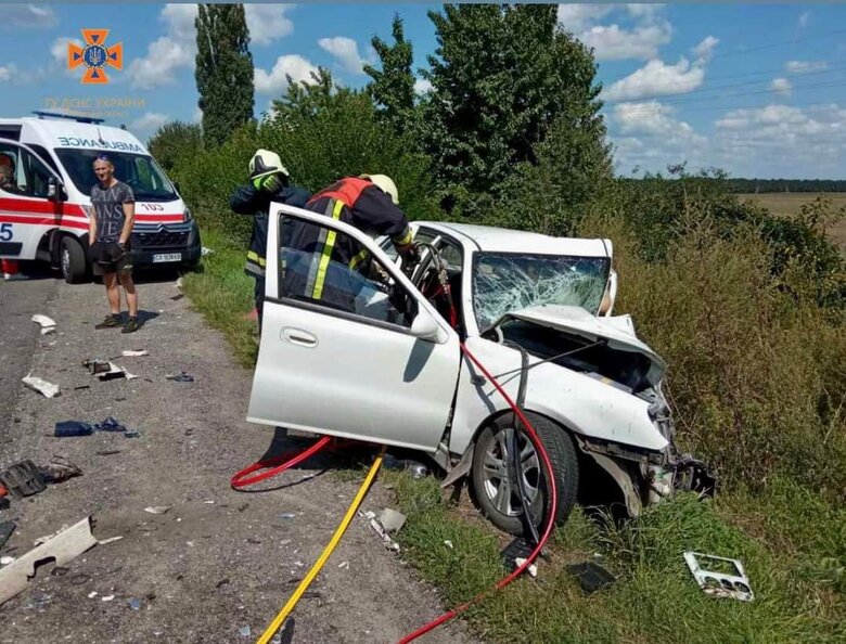 На Черкащині сталася потрійна ДТП – троє людей загинуло 03