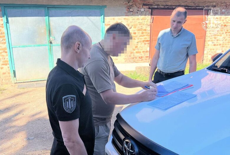 Подозрение двум прокурорам