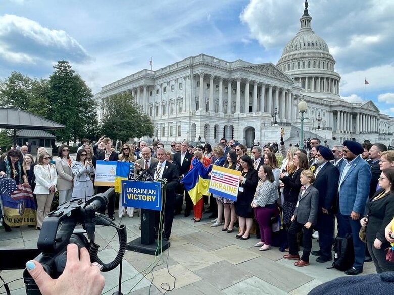 У США урочисто представили проєкт резолюції про перемогу України у війні проти Росії 03