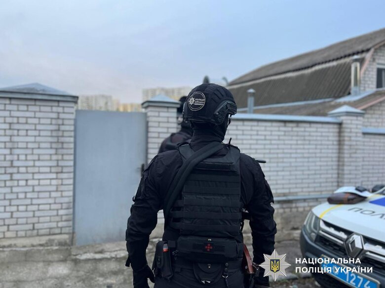 Нацполіція викрила аферистів, які виманили понад 2 млн доларів за землю для військових