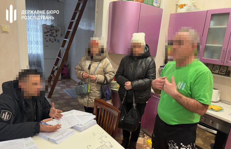 ДБР викрило групу, яка заволоділа 101 млн грн під час закупівель для військових