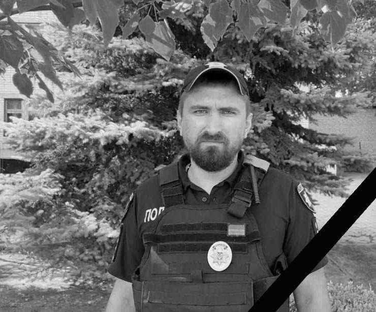 Умер патрульный Виталий Новицкий, раненный во время утренних обстрелов Херсона 01