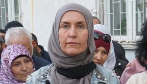 Адвокат Лиля Гемеджи: "Люди продолжают засыпать со страхом, что утром у них пройдет обыск"