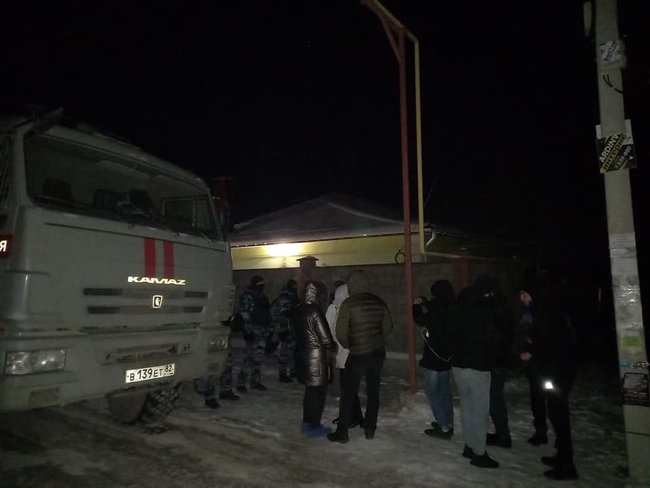 Five people detained in FSB raids on homes of Crimean Tatars 04