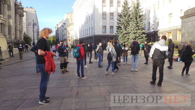 Зеленский, требуем объяснений! Венедиктову - в отставку, - активисты отстаивают продолжение расследования дела об убийстве Гандзюк 09