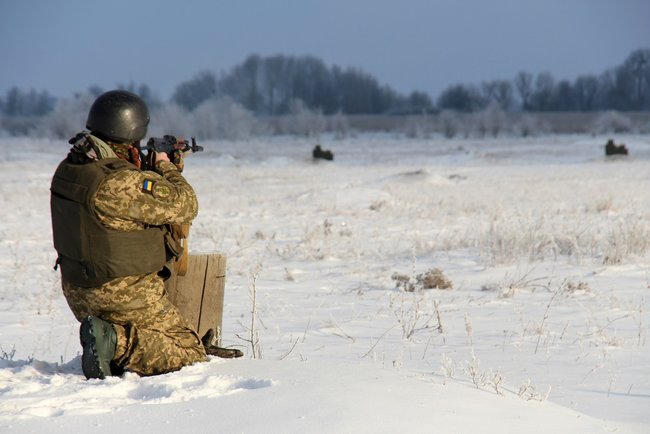 British instructors train 72nd Brigade soldiers under Orbital program 14