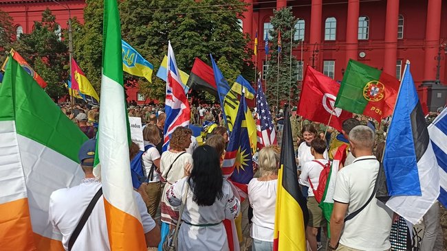 У центрі Києва відбувся Марш захисників України 25
