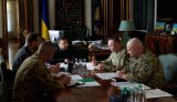 Зеленський провів нараду із Драпатим та Хмарою щодо фронту: Готують кадрові рішення у ЗСУ. ФОТО