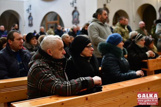 Із загиблим у зоні АТО воїном ДУК Правий сектор Андрієм Витвицьким попрощалися в Івано-Франківську 07
