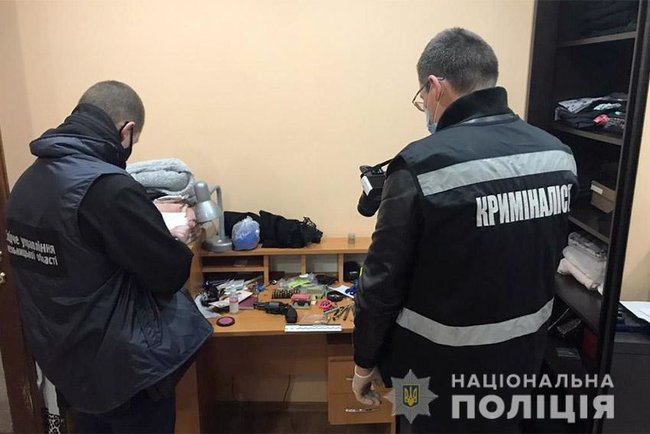 Немые звонки и закодированные жесты: как в пандемию спасают жертв домашнего насилия 04 Немые звонки и закодированные жесты: как в пандемию спасают жертв домашнего насилия 04