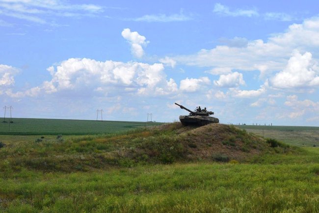 Танкісти 79-ї десантно-штурмової бригади провели на Миколаївщині навчання з практичного водіння 11