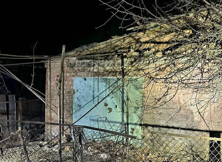 At midnight, occupants shelled Marhanets of Nikopol district, damaging residential buildings, gas pipelines, and power line 07