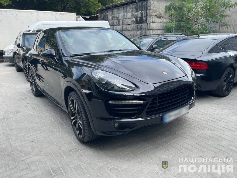 Викрито злочинне угруповання, яке ошукало військових на 46 млн грн