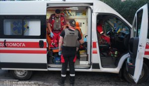 Удар КАБом по Запоріжжю: загинув 67-річний чоловік, триває пошук людей під завалами. ВІДЕО+ФОТОрепортаж